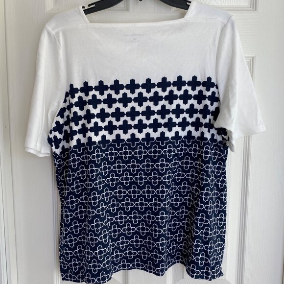 Croft & Barrow Womens XL White & Navy Geometric Print Short Sleeve Top - Picture 2 of 7